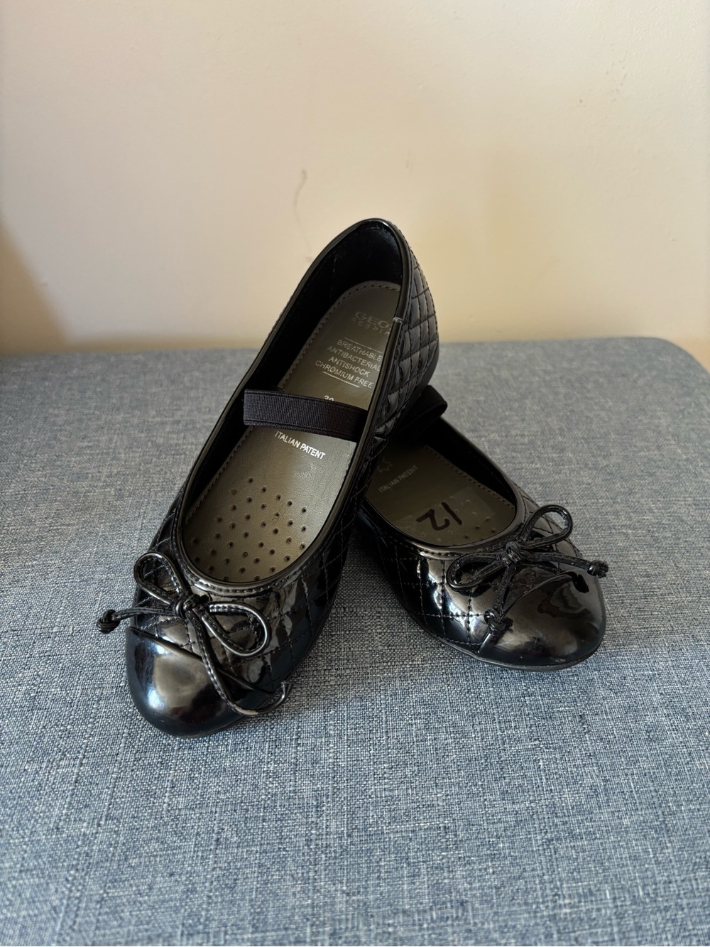 Geox Girls' Black Patent Leather Quilted Ballet Flats with Bow—Sz 12